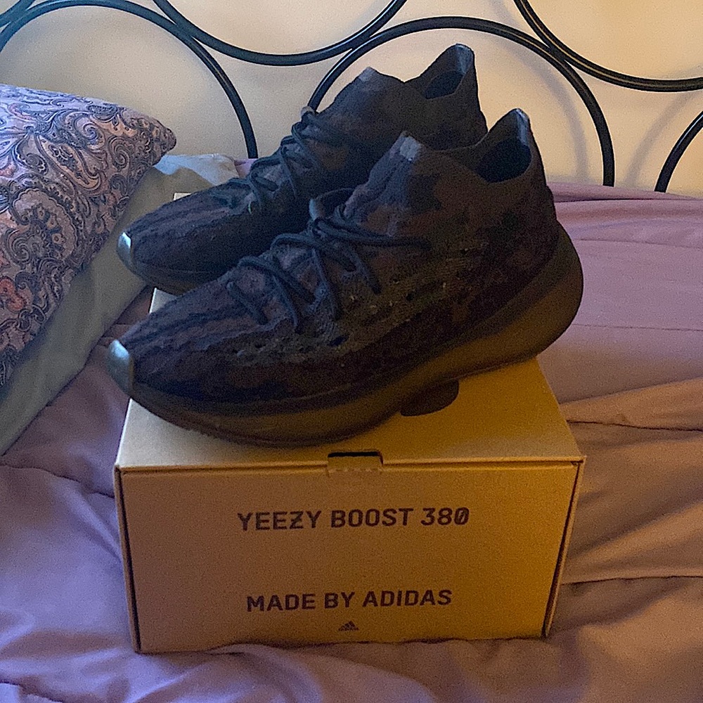 Yeezy Boost 380 Onyx